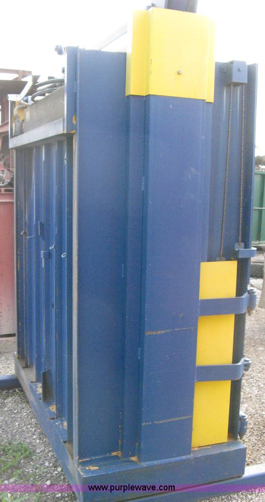 image for item AN9670 Ver-tech M60MD industrial baler