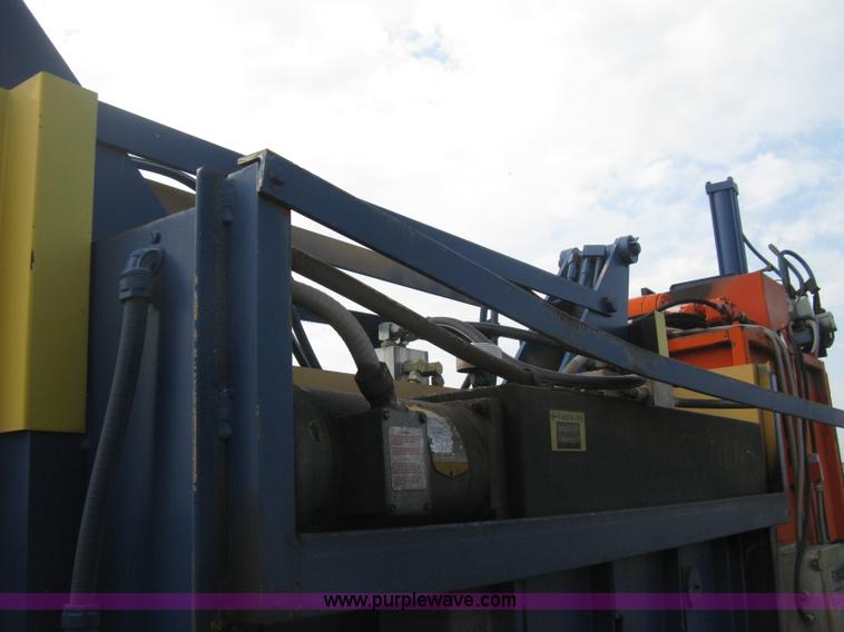 image for item AN9670 Ver-tech M60MD industrial baler