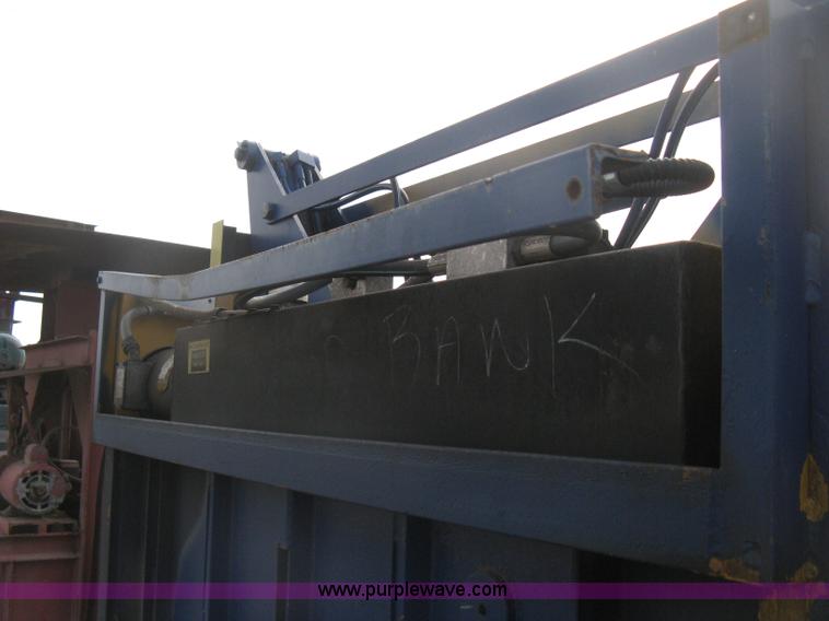 image for item AN9670 Ver-tech M60MD industrial baler