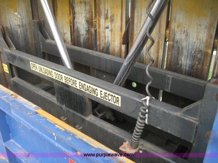 image for item AN9670 Ver-tech M60MD industrial baler