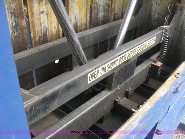 image for item AN9670 Ver-tech M60MD industrial baler