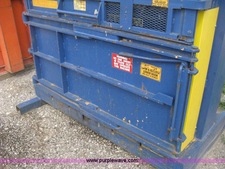 image for item AN9670 Ver-tech M60MD industrial baler