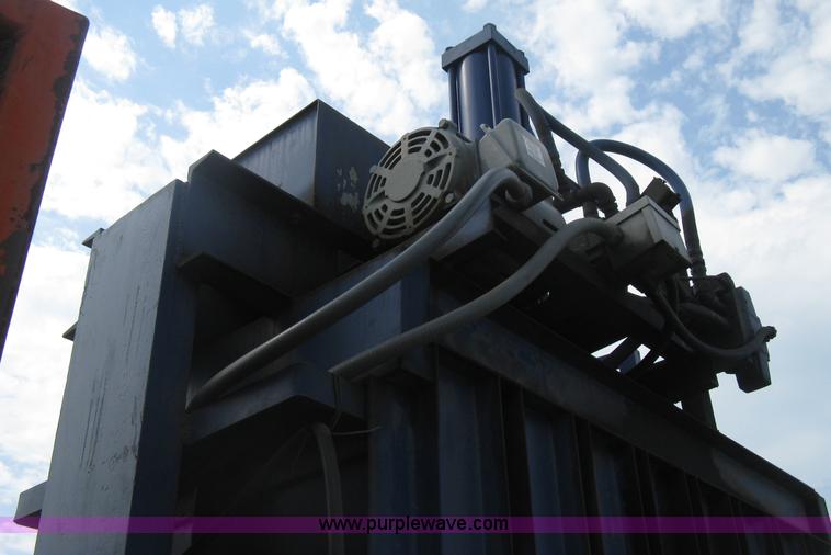 image for item AN9672 Industrial baler