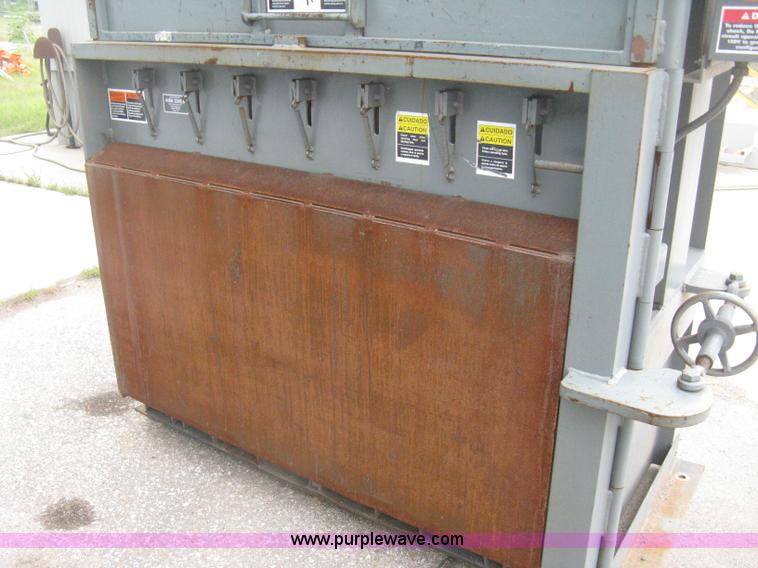 image for item AN9674 Selco V5-HD industrial baler