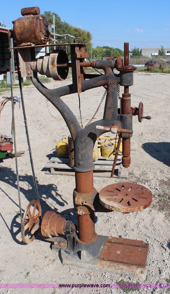 image for item AU9352 Drill press