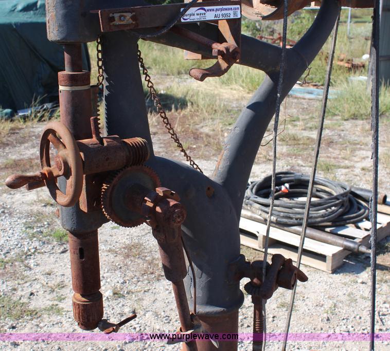 image for item AU9352 Drill press