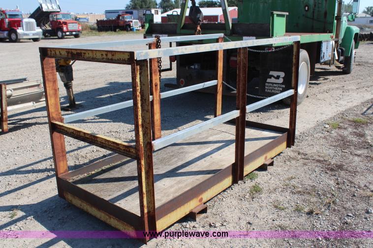 image for item AU9360 Forklift man basket