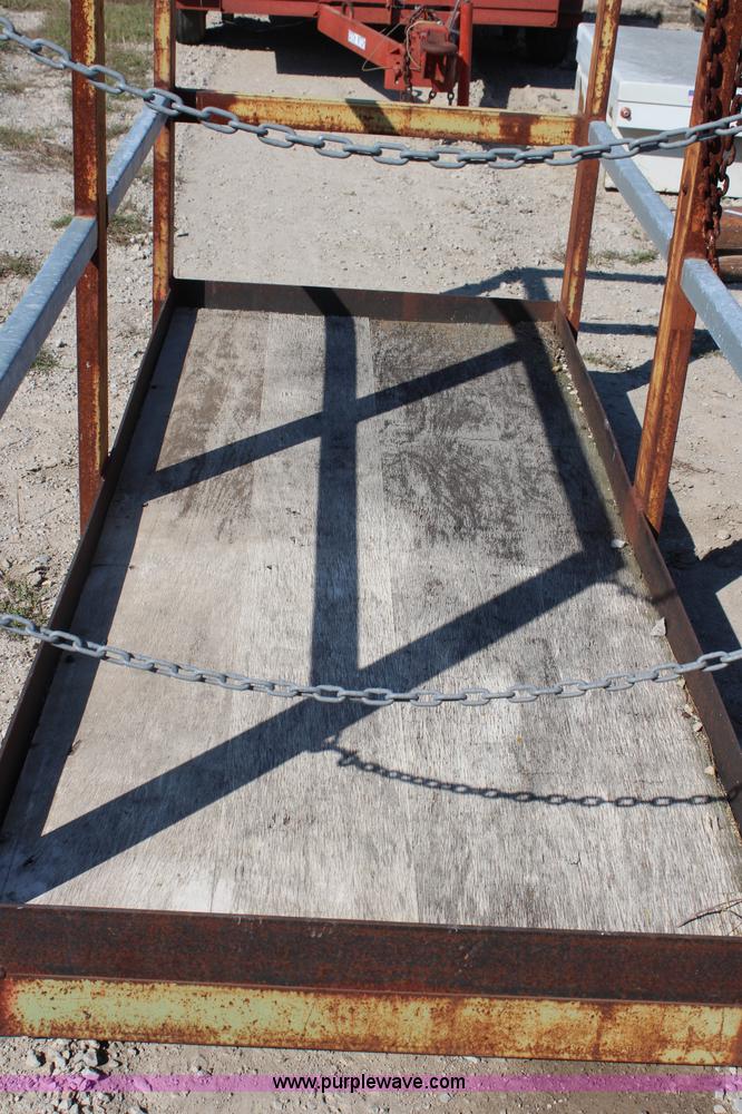 image for item AU9360 Forklift man basket