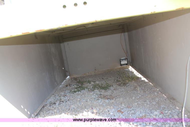 image for item AU9362 Metal pickup truck bed topper