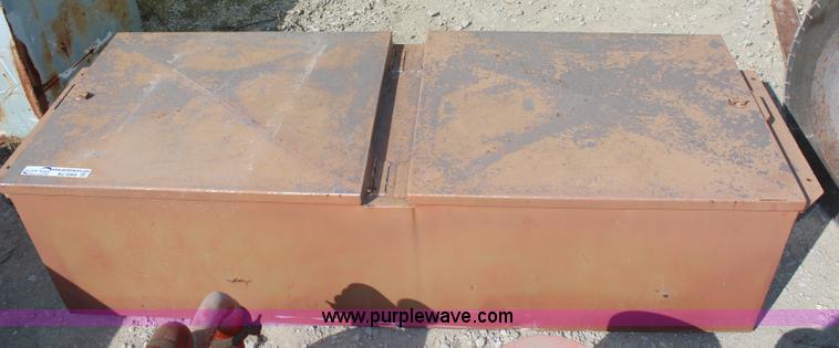 image for item AU9368 Pickup truck bed toolbox