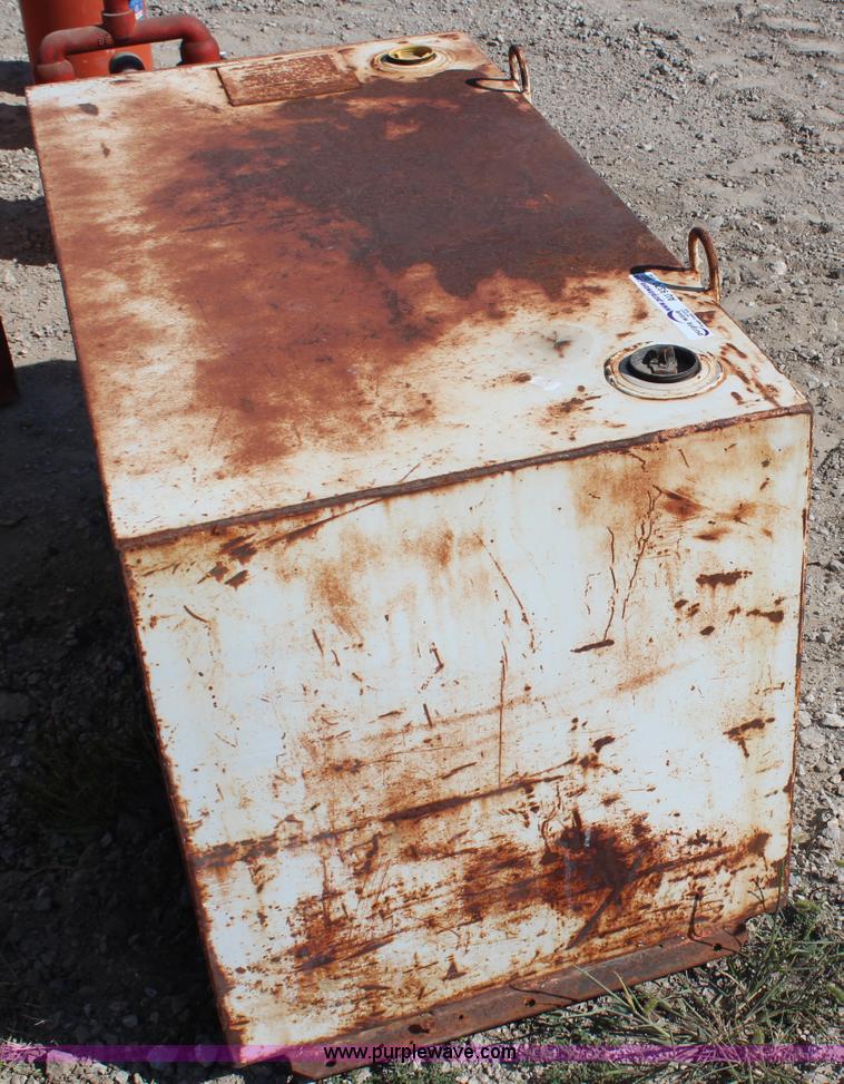 image for item AU9370 100 gallon fuel tank