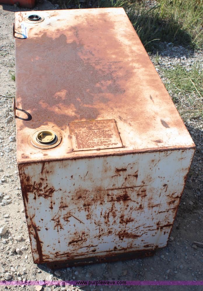 image for item AU9370 100 gallon fuel tank