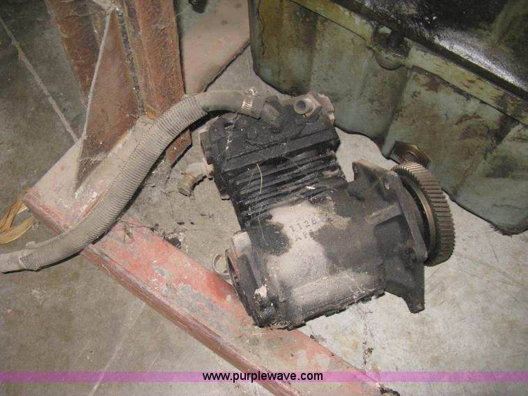 image for item AV9066 1996 Detroit Diesel Series 60 six cylinder diesel engine