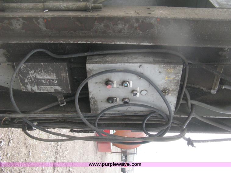 image for item AV9104 Industrial baler