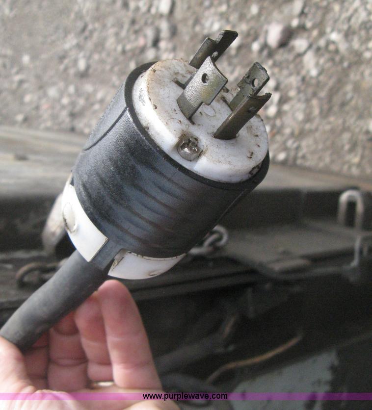 image for item AV9104 Industrial baler