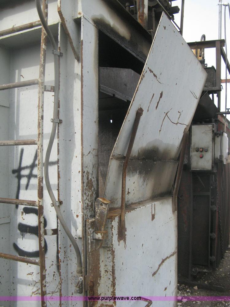 image for item AV9104 Industrial baler