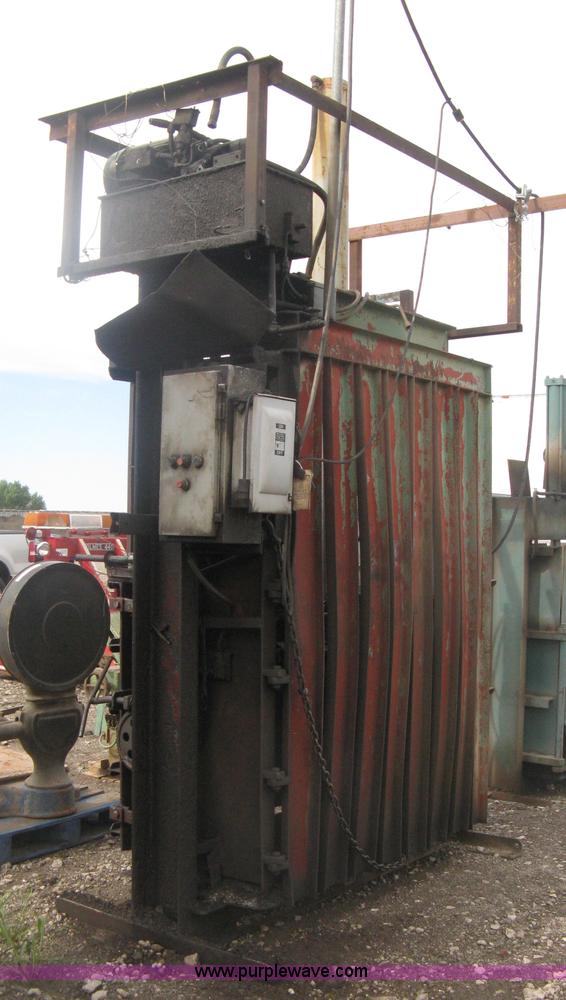 image for item AV9106 Industrial baler