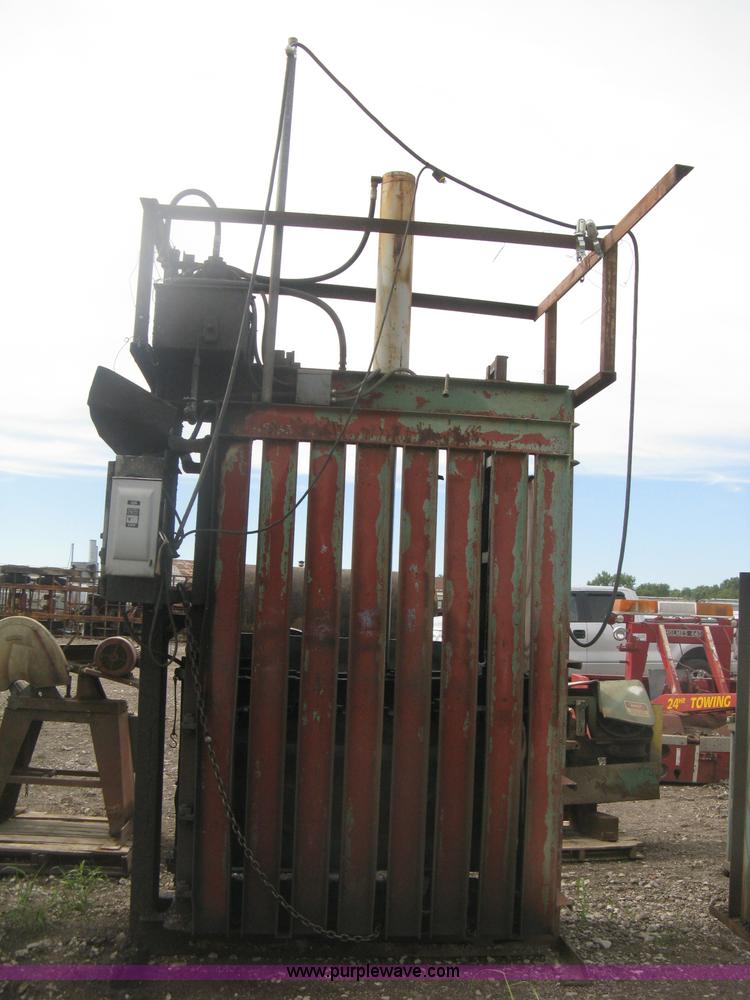 image for item AV9106 Industrial baler