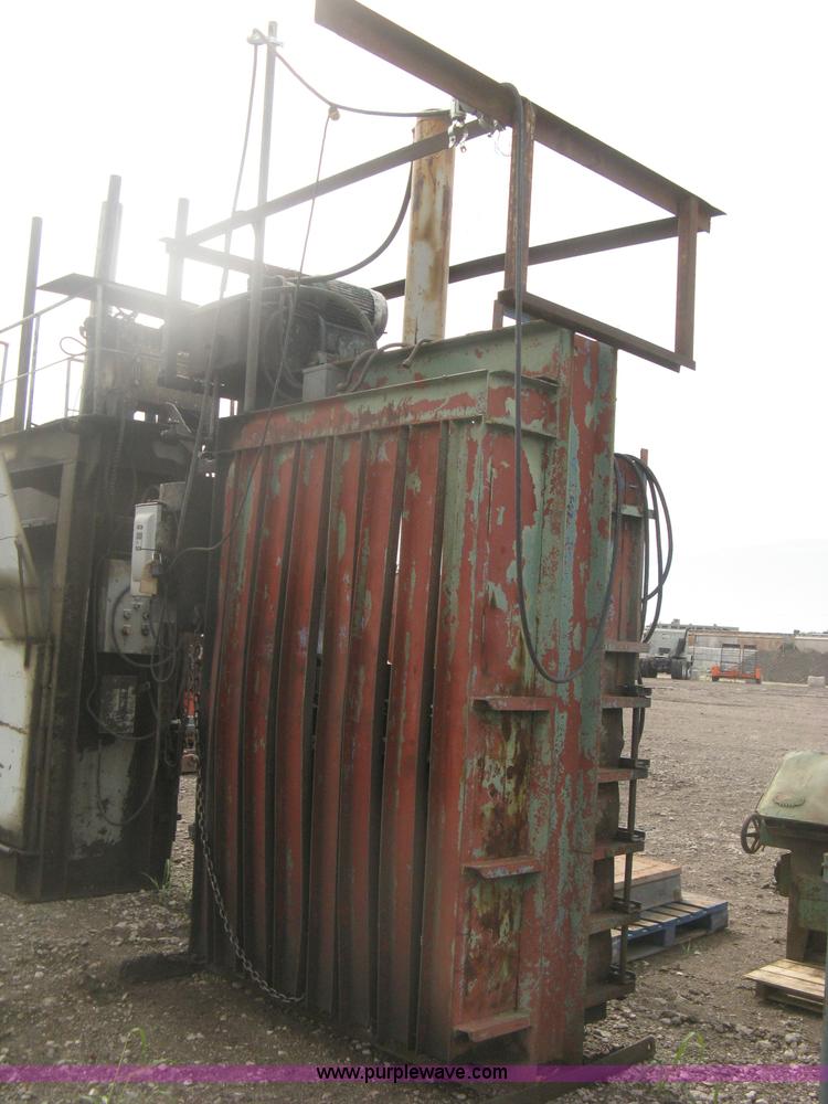 image for item AV9106 Industrial baler
