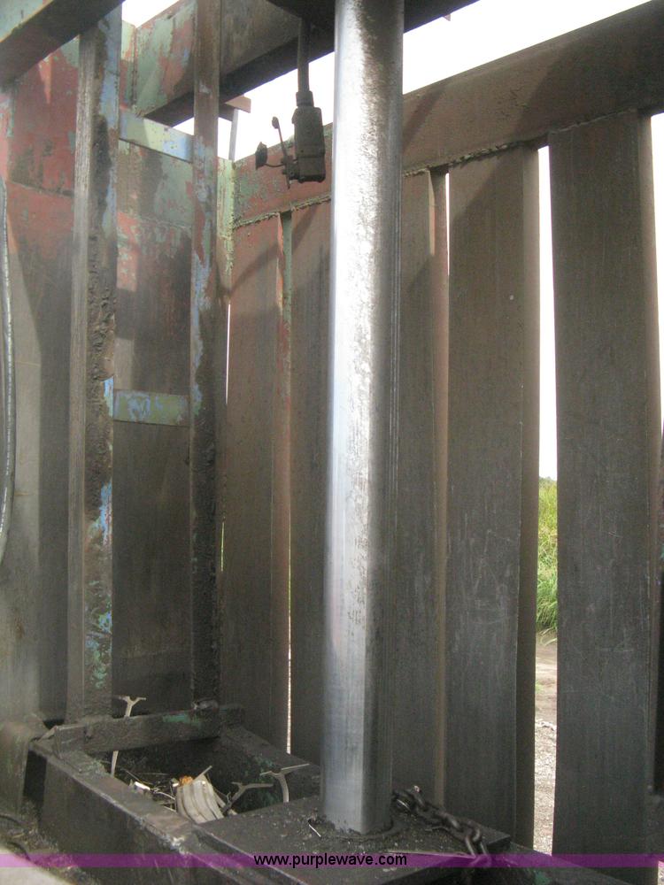 image for item AV9106 Industrial baler