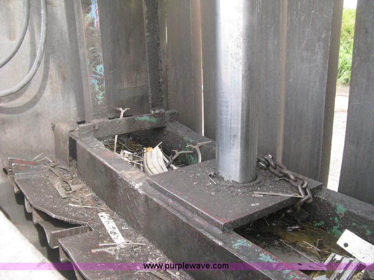 image for item AV9106 Industrial baler