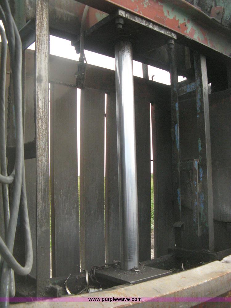 image for item AV9106 Industrial baler