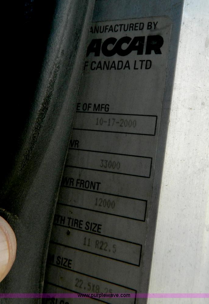 image for item AZ9117 2001 Peterbilt 330 semi truck