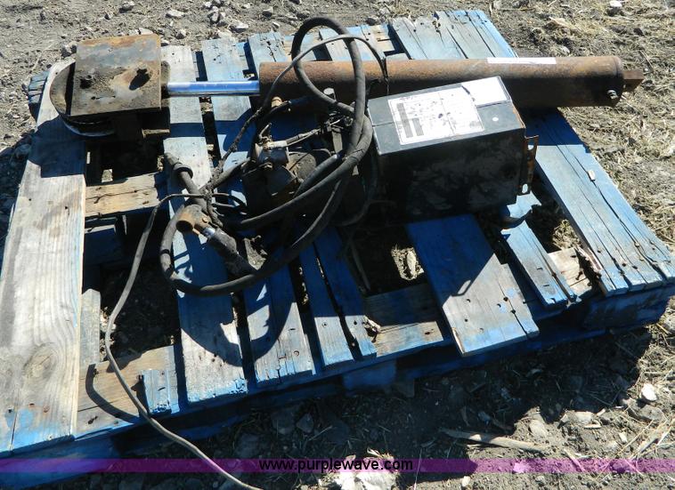 image for item AZ9129 12V electric over hydraulic ram