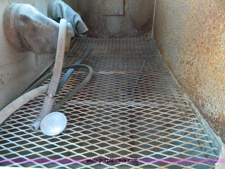 image for item AZ9144 Econoline cabinet sandblaster