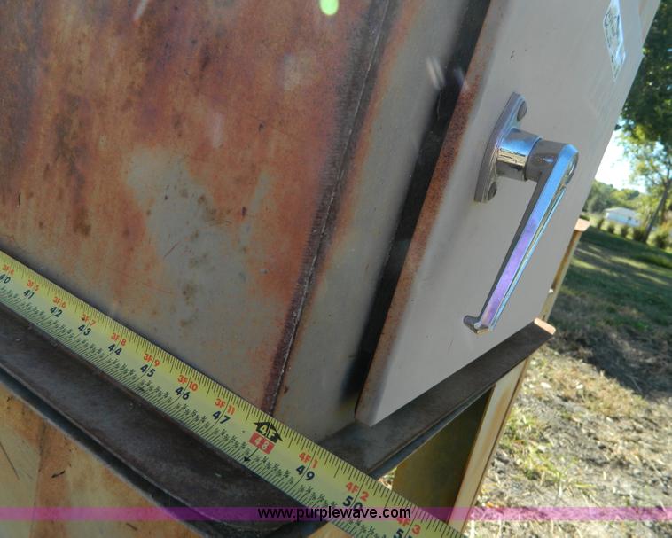 image for item AZ9144 Econoline cabinet sandblaster