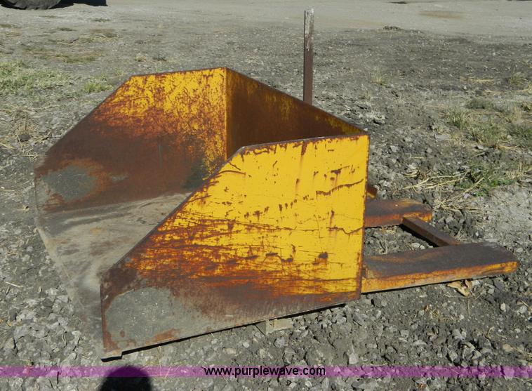 image for item AZ9153 Shop built scoop