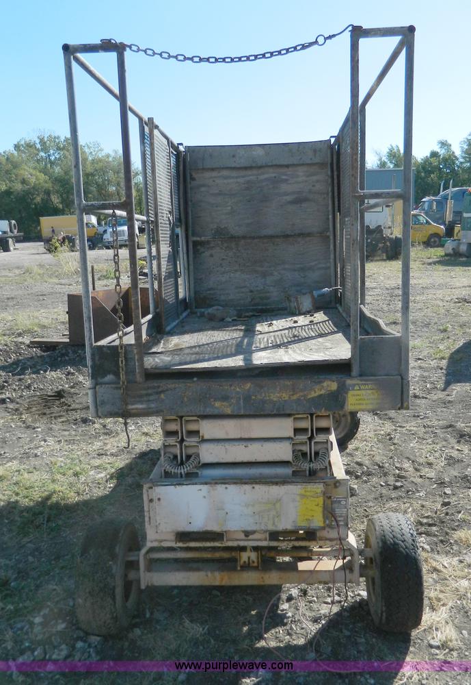 image for item AZ9154 Mec 220 scissor lift