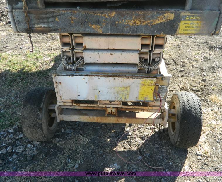 image for item AZ9154 Mec 220 scissor lift