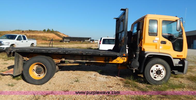 image for item B5876 1998 GMC T7500 flatbed truck