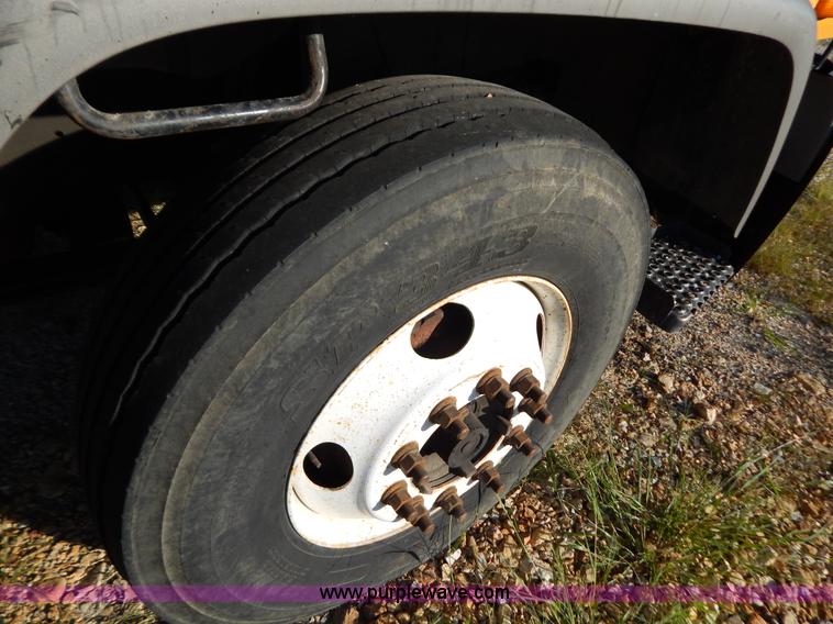 image for item B5876 1998 GMC T7500 flatbed truck