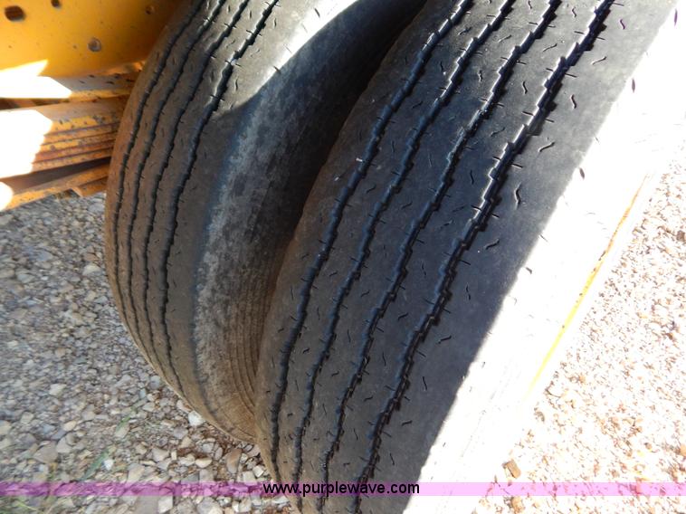 image for item B5876 1998 GMC T7500 flatbed truck