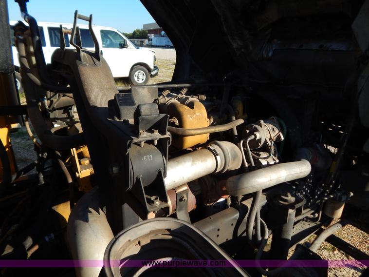 image for item B5876 1998 GMC T7500 flatbed truck