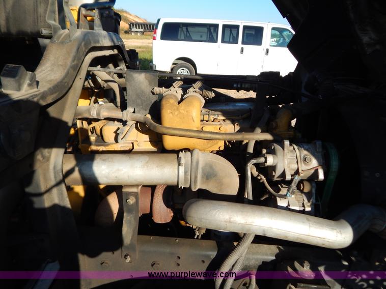 image for item B5876 1998 GMC T7500 flatbed truck