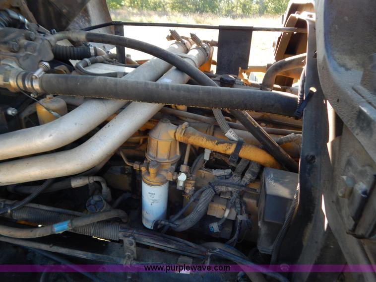 image for item B5876 1998 GMC T7500 flatbed truck