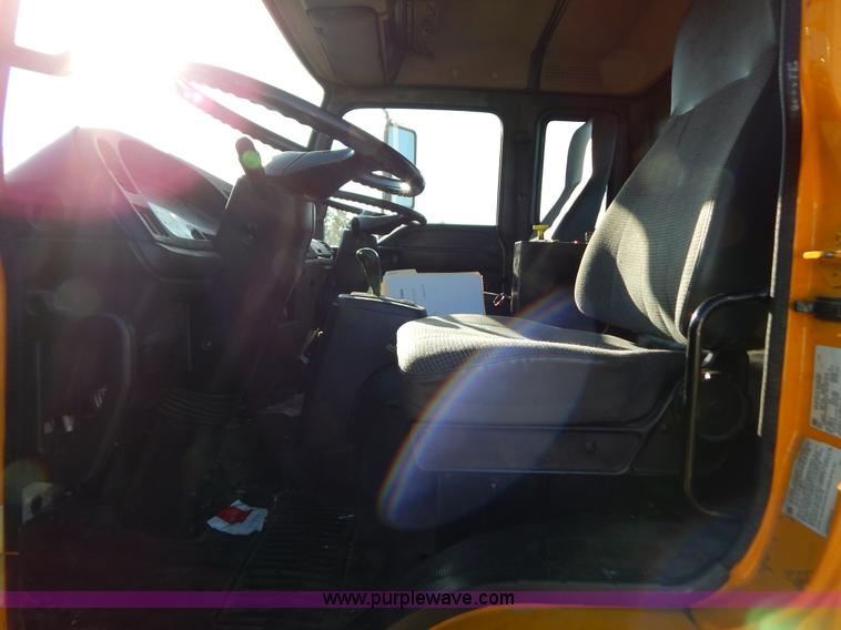 image for item B5876 1998 GMC T7500 flatbed truck