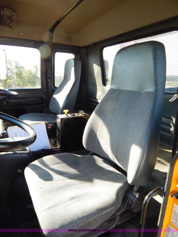 image for item B5876 1998 GMC T7500 flatbed truck