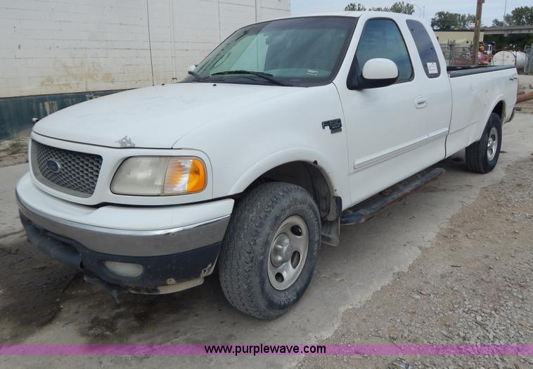 image for item B5919 2001 Ford F150 XLT SuperCab pickup truck