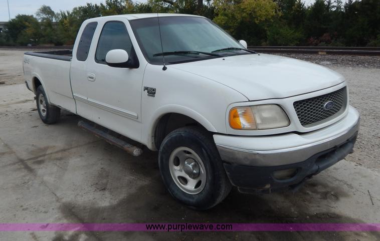 image for item B5919 2001 Ford F150 XLT SuperCab pickup truck