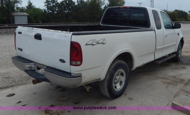image for item B5919 2001 Ford F150 XLT SuperCab pickup truck