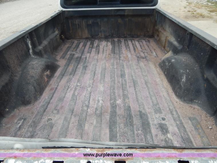 image for item B5919 2001 Ford F150 XLT SuperCab pickup truck