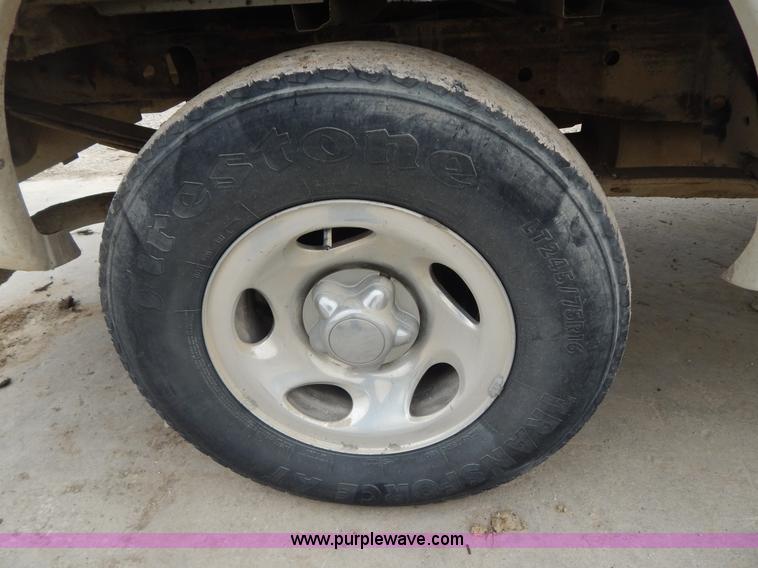 image for item B5919 2001 Ford F150 XLT SuperCab pickup truck