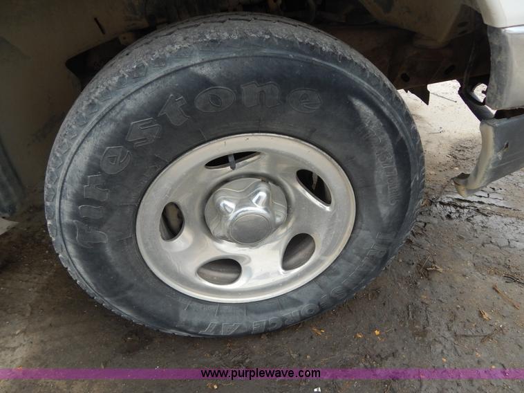 image for item B5919 2001 Ford F150 XLT SuperCab pickup truck