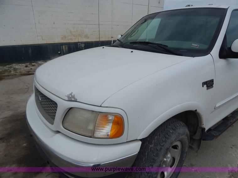 image for item B5919 2001 Ford F150 XLT SuperCab pickup truck