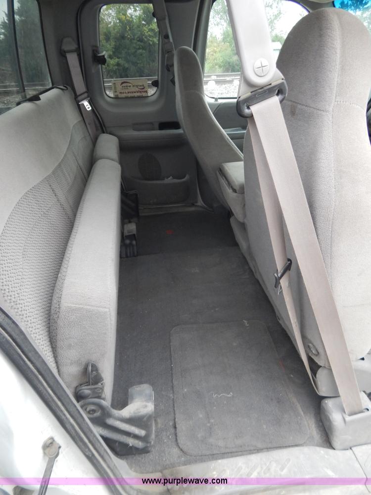 image for item B5919 2001 Ford F150 XLT SuperCab pickup truck