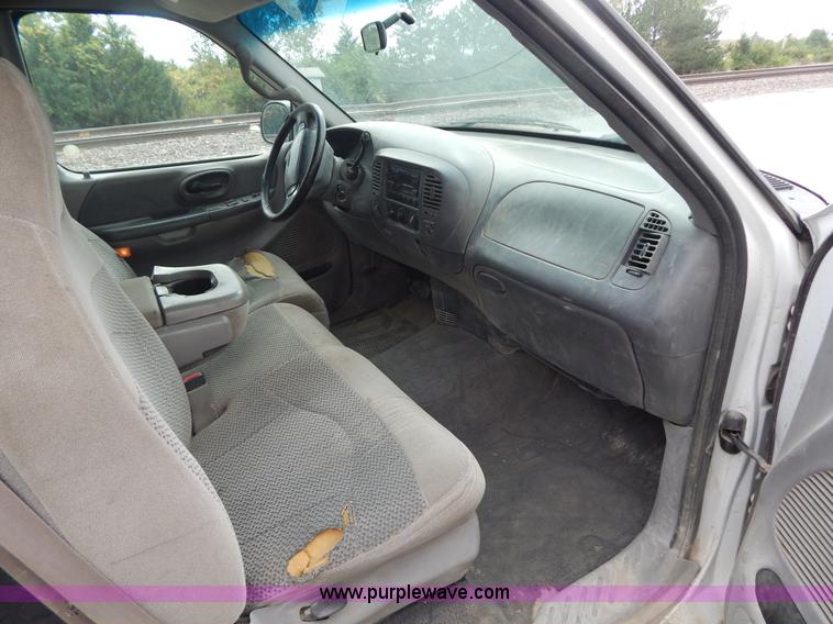 image for item B5919 2001 Ford F150 XLT SuperCab pickup truck